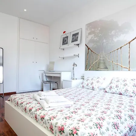 Comtal Apartment *