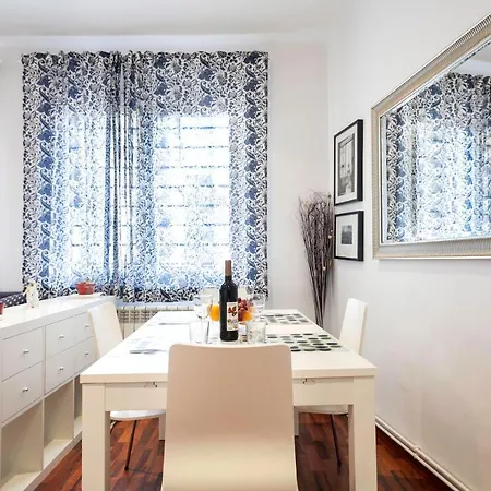 Apartament Comtal *